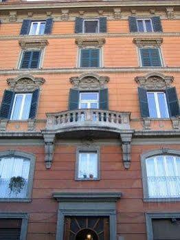 Colosseum Terrace Pensión 3*
